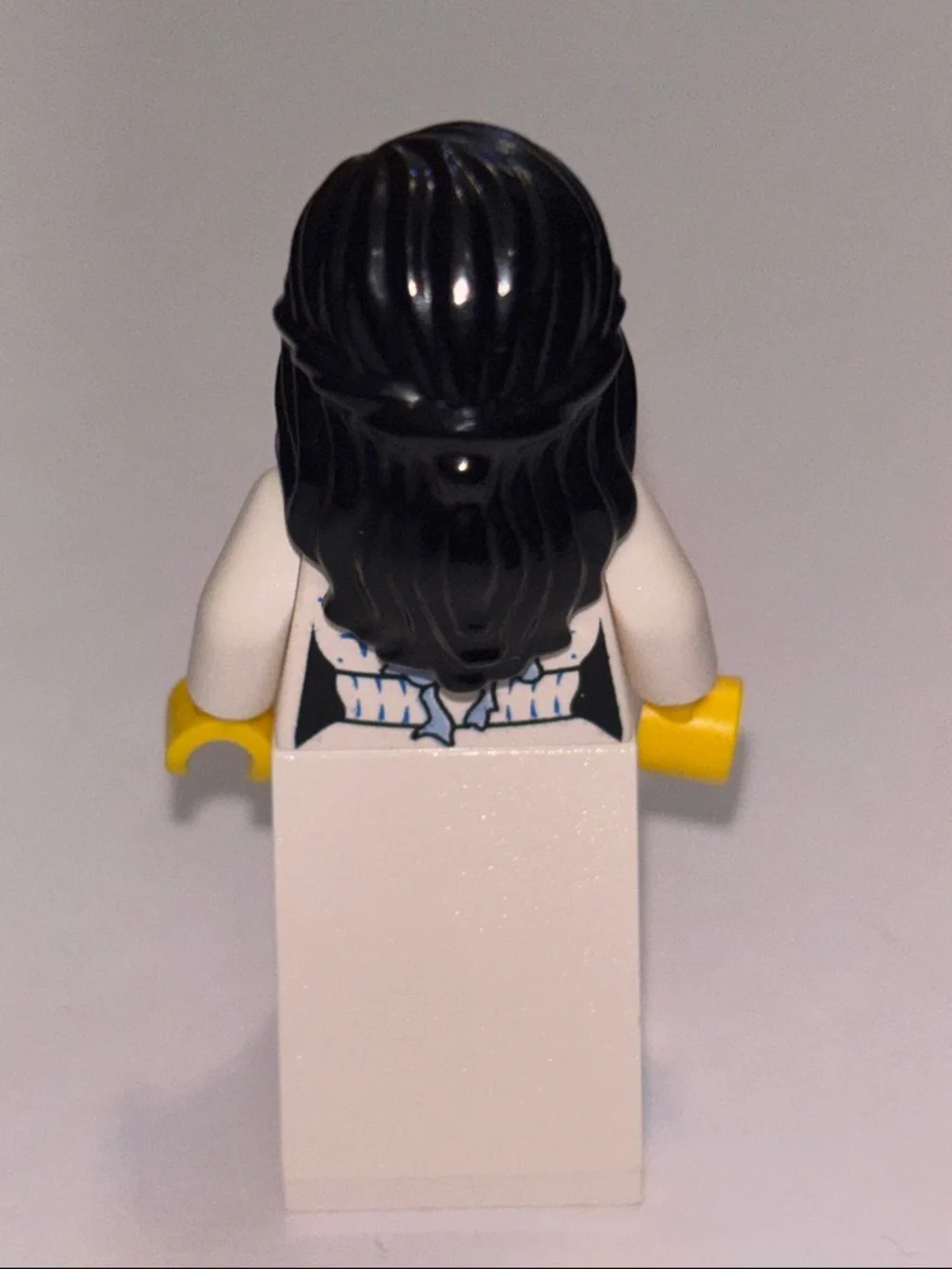 Lego Female Minifigure in White and Light Blue Dress with Black Hair - Picture 4 of 7